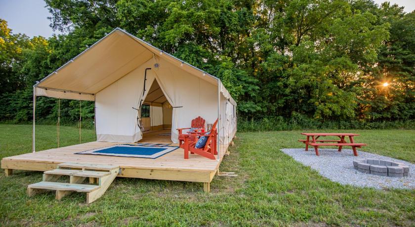 Cassville Reserve all 5 tents for the price of 4 - Roaring River Hills 2-Star Accommodation exterior