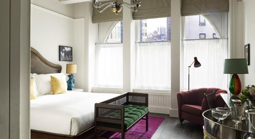 Image of 1 King Bed Deluxe 1