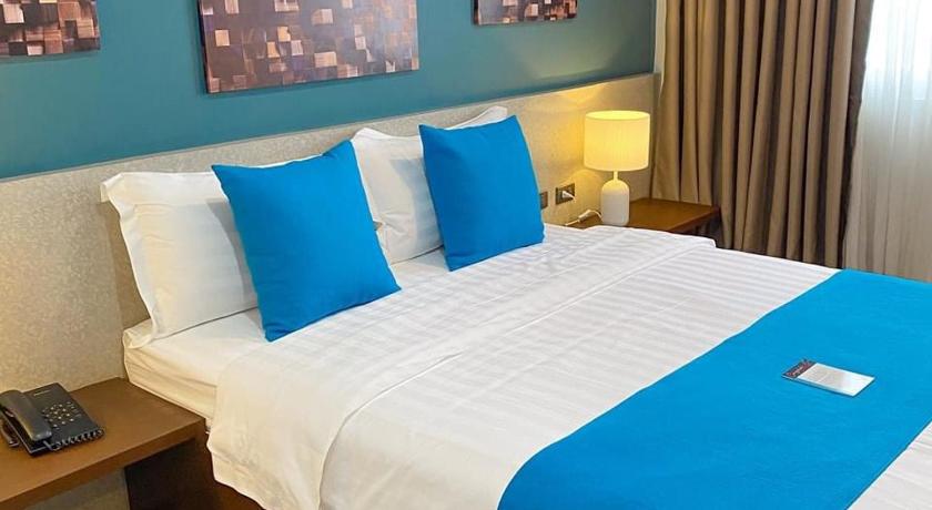 Image of Deluxe Queen Room 3