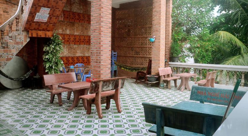 Image of Family Room 1