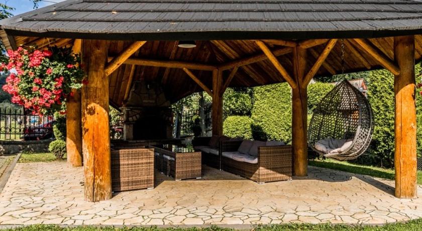 ポロニン Tatrzanski Dworek 3つ星 ホテル 外観