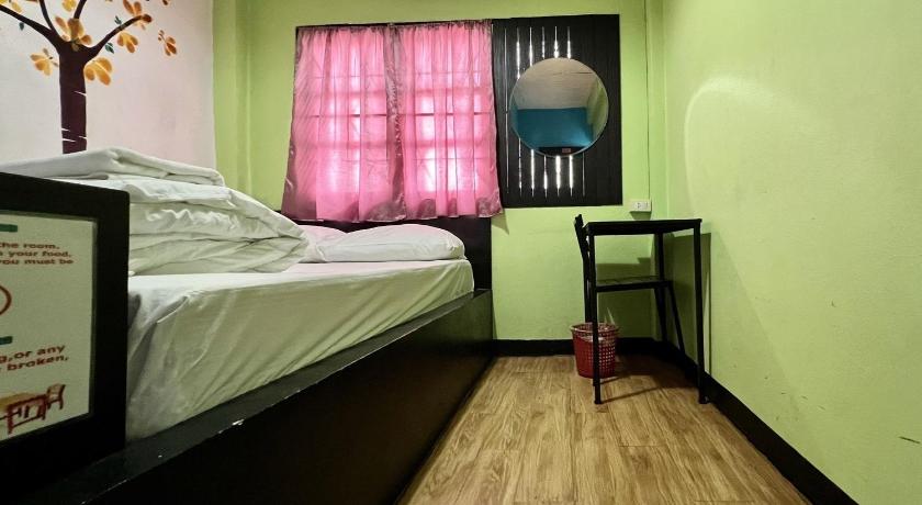 Image of Double Room with Air Conditioning 6