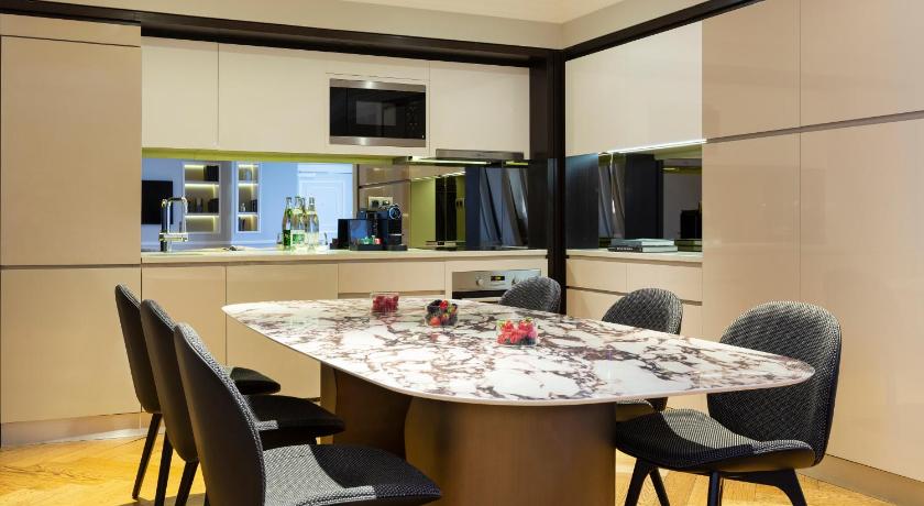 Image of Tour Eiffel Suite 5