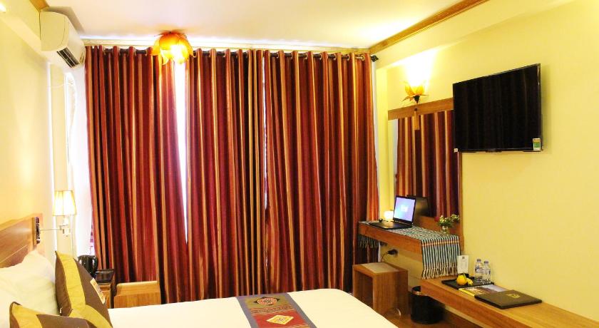 Image of Suite with City View 13