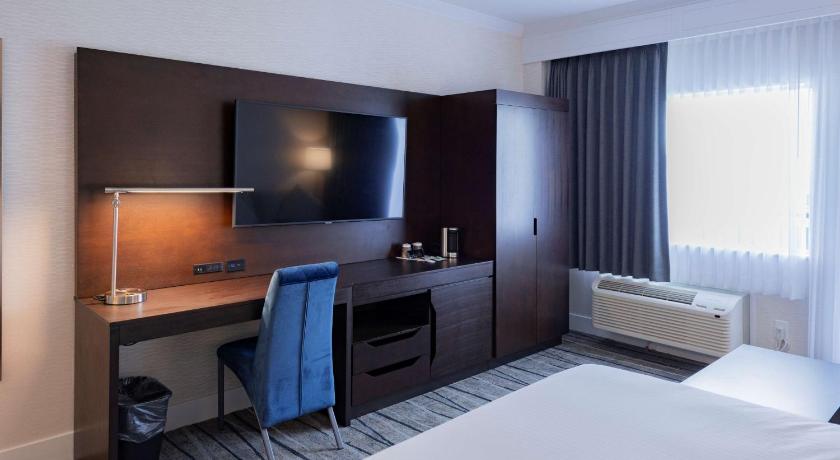Image of Executive King Suite with Kitchen 3