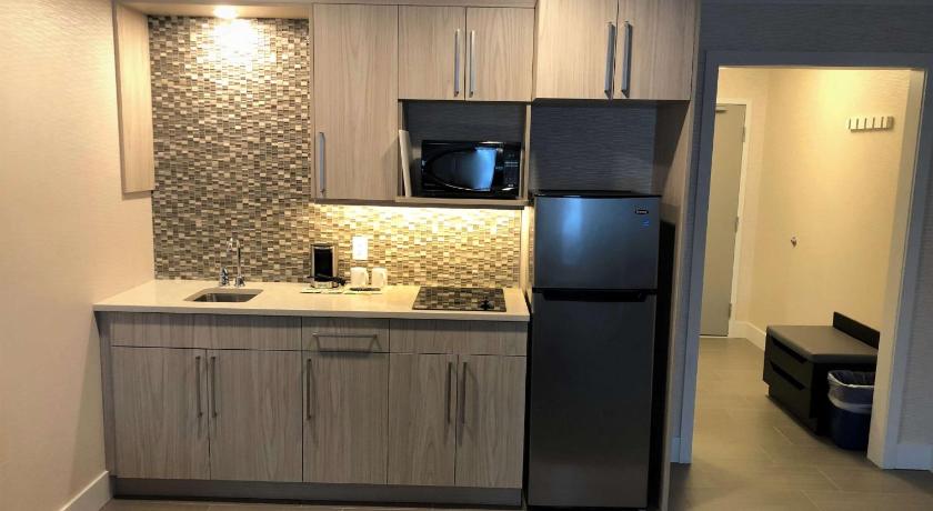 Image of Executive King Suite with Kitchen 1