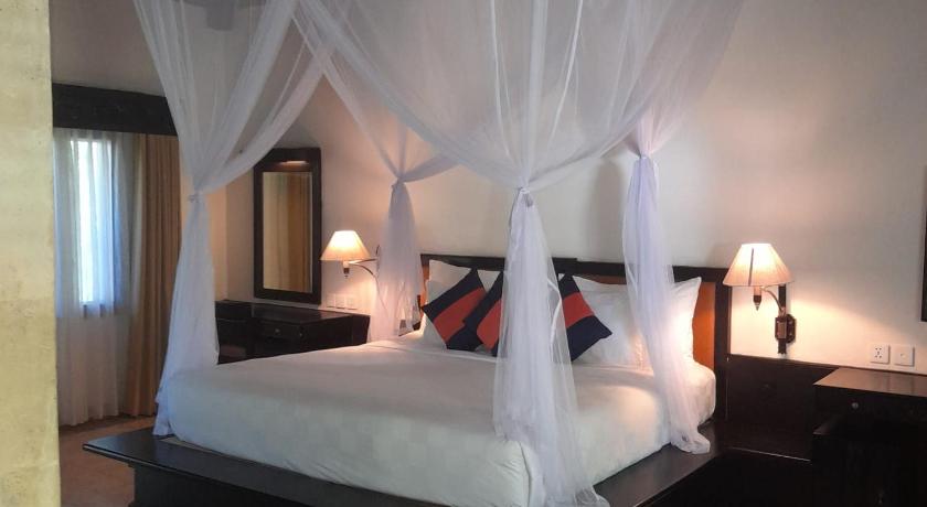 バリ The Royal Beach Seminyak Bali 5つ星 ホテル 外観