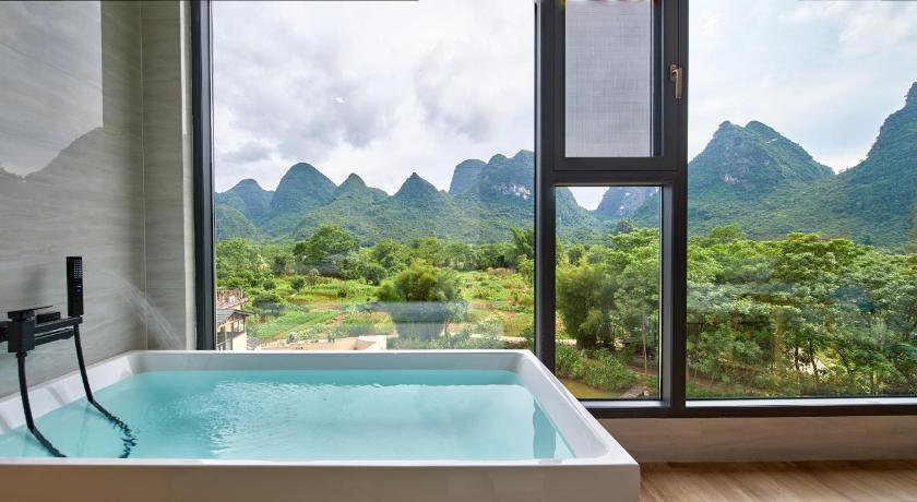 陽朔 Yangshuo Lakeside Inn ホテル 外観