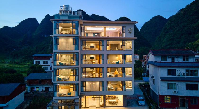 陽朔 Yangshuo Lakeside Inn ホテル プール