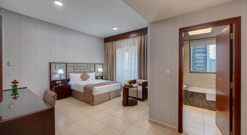 Image of 4 bedrooms 15