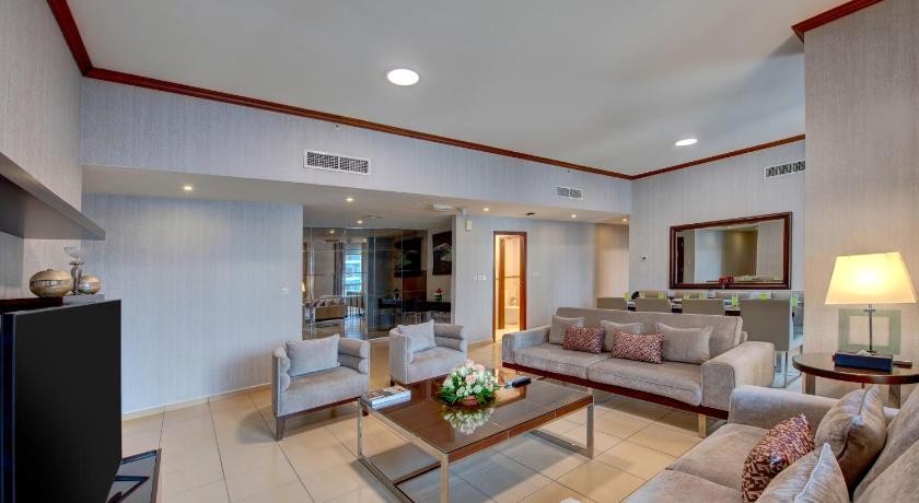 Image of 4 bedrooms 10