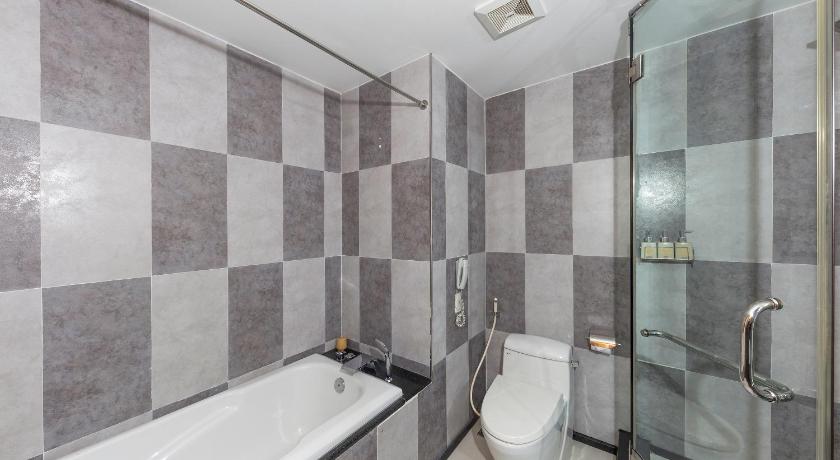 Image of Deluxe Double Or Twin City View 15