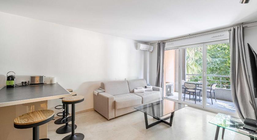 Magnificent apartment with parking and balcony