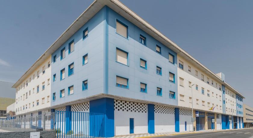 セビリア LuxSevilla Moderno Piscina Free Parking 3つ星 ゲストハウス レストラン