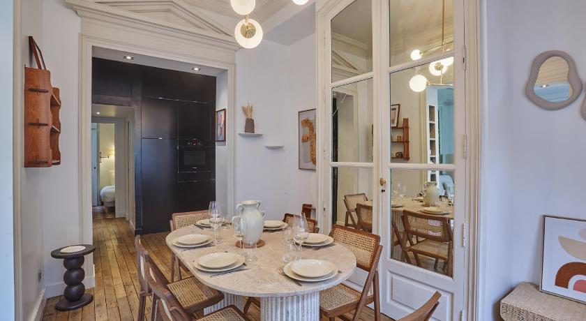 Apartment St Germain des pres by Studio Prestige - main image