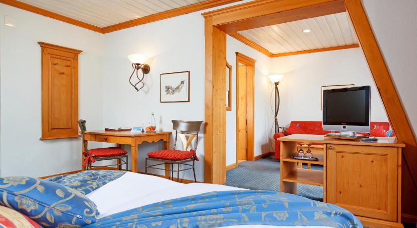 Image of Double Room Comfort Plus with Sitting Corner and Balcony 14