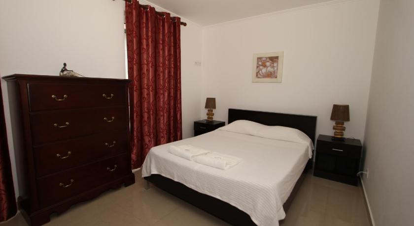 アングラ・ド・エロイズモ Costa & Isaias Apartamentos 3つ星 ホテル 客室