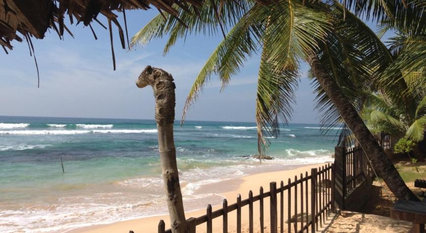 Rainbow Surf Beach photo
