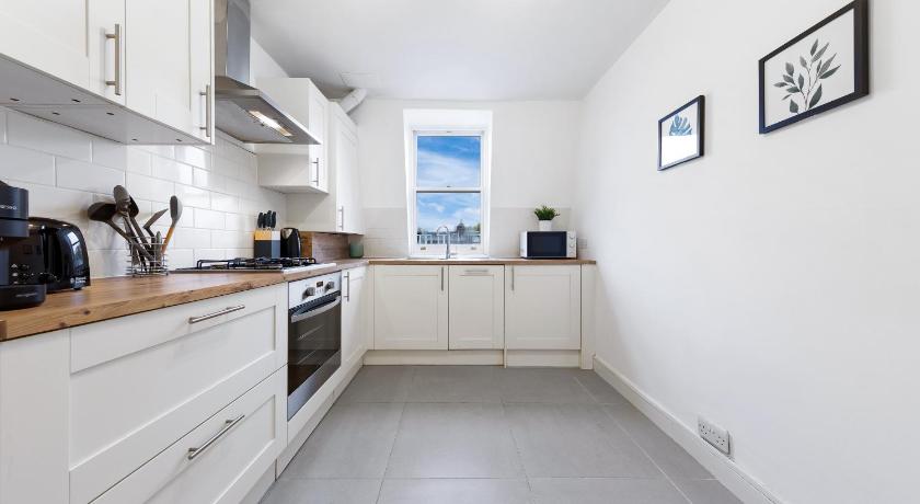 Kensington High Street Apartment 20% Discounts - image 5