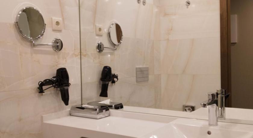 Image of Superior Double Room with Balcony 11