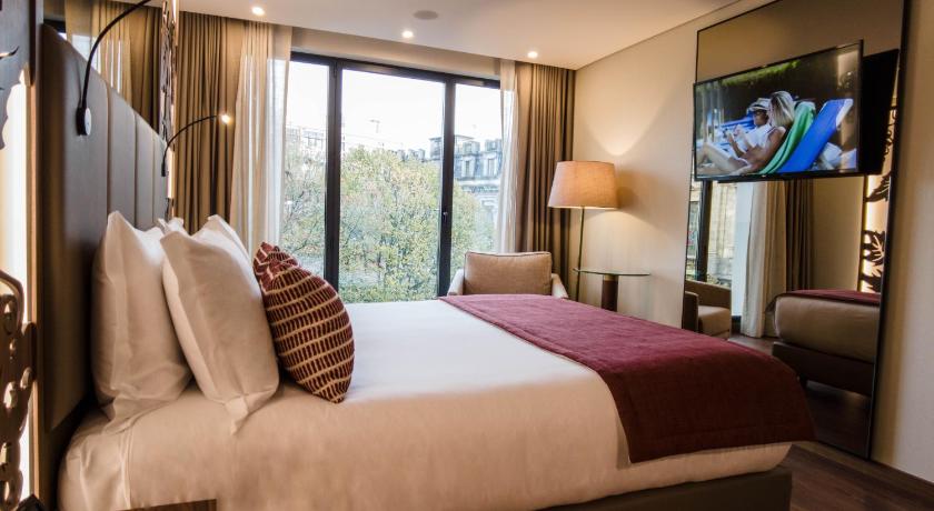 Image of Superior Double Room with Balcony 4