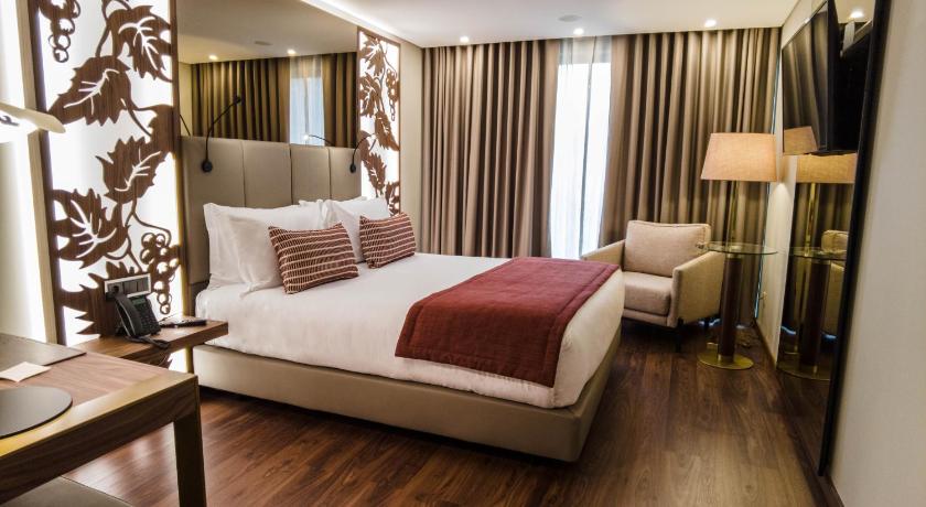 Image of Superior Double Room with Balcony 3