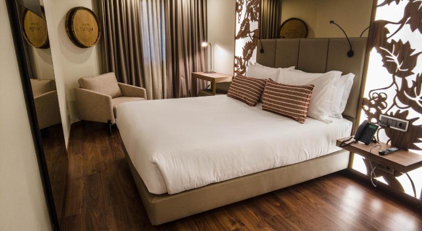 Image of Junior Suite with Balcony 1