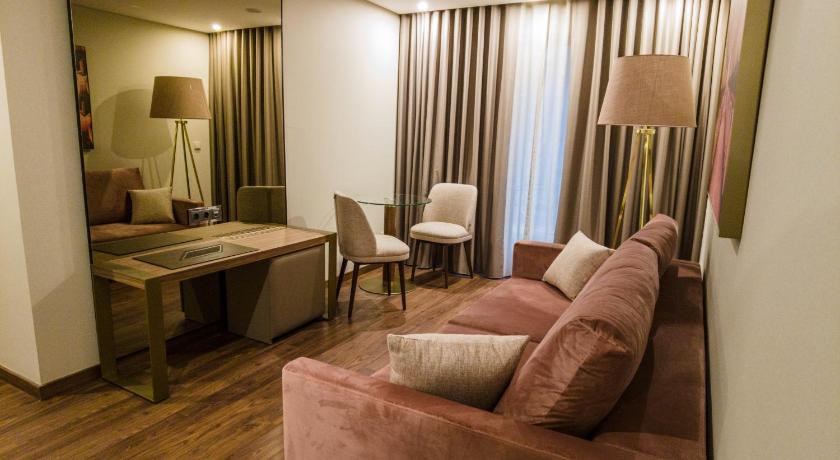 Image of Junior Suite with Balcony 4