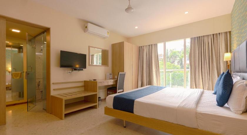 Image of Deluxe King Room 4