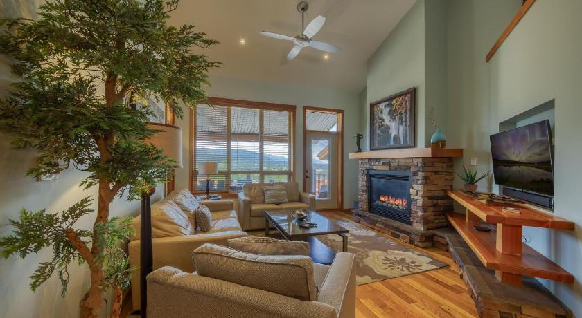 Image of Three-Bedroom Townhouse 0