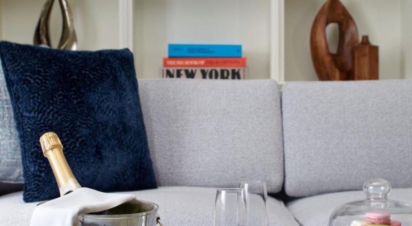 Image of Executive Suite 11