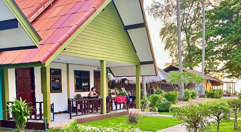 Lanta L.D. Beach Bungalows - image 22