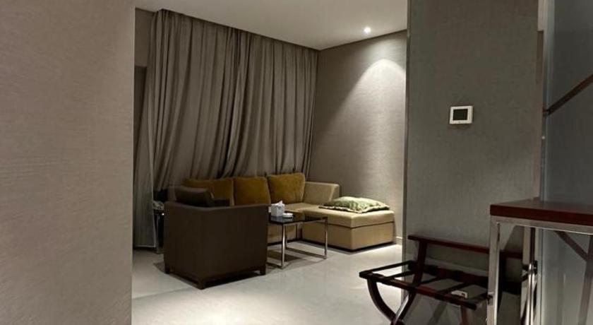 Image of Deluxe Suite 1