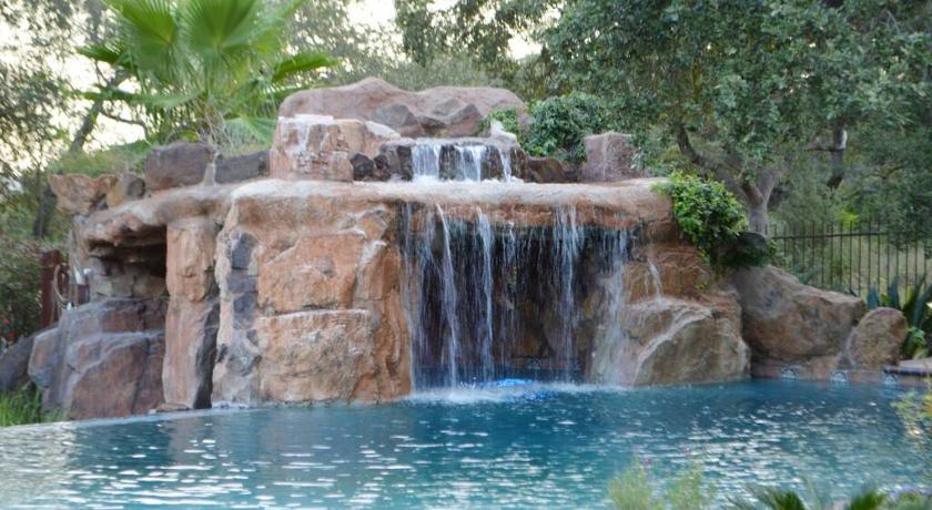 Villa at Cibolo Chase, a private resort with pool