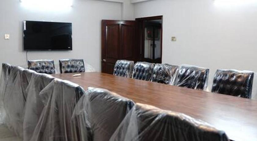 Serenity Lodge Guest House - image 8