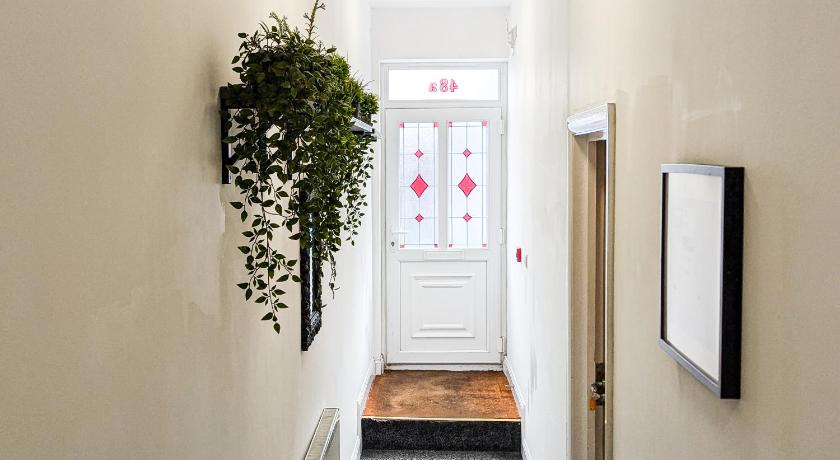 Central Southsea Guest House - image 4