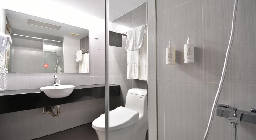 Image of Standard Double Room with 2 Single Beds Combined 14