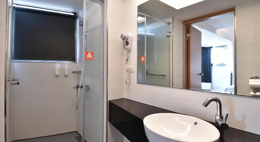 Image of Business Twin 17