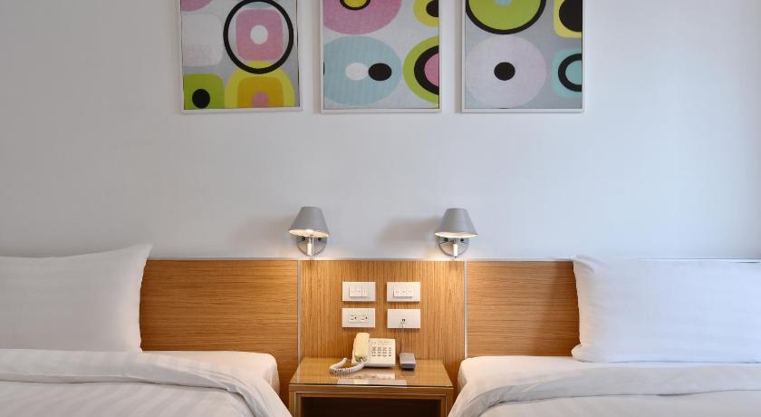 Image of Business Twin 15