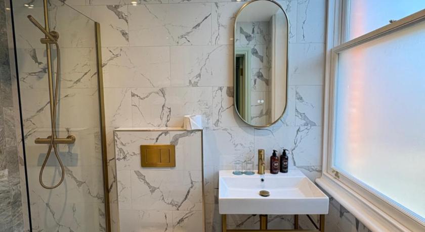 Image of Coronation Suite 2