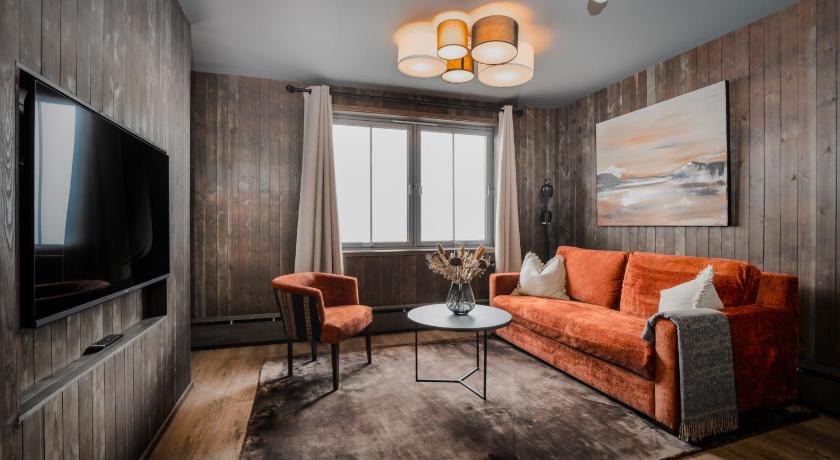 Image of Suite with Mountain View 0