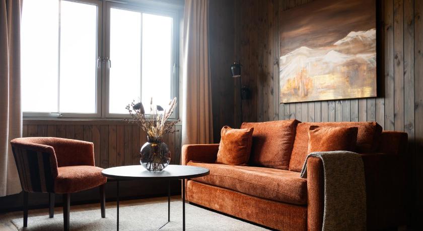 Image of Suite with Mountain View 1
