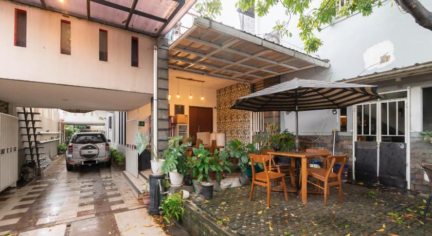 Safaraz Garden near Galaxy Bekasi Mitra RedDoorz - image 2