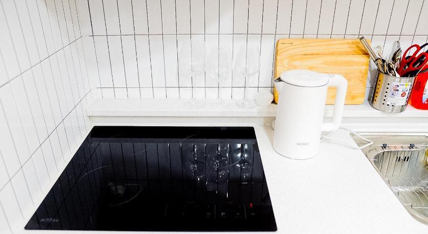 Seoul Mapo Villa in Shinchon 4-Star Accommodation pool