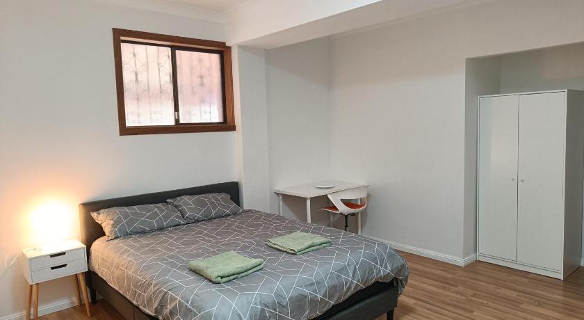 Cozy Queen Room in Spacious Home in Merrylands - M3 사진