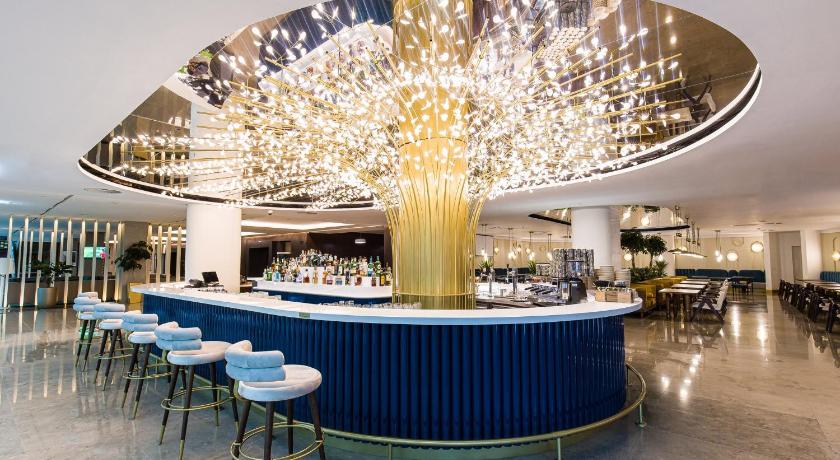 베오그라드 크라운 플라자 베오그라드 바이 IHG (Crowne Plaza Belgrade By IHG) 4성급 호텔 스위트룸