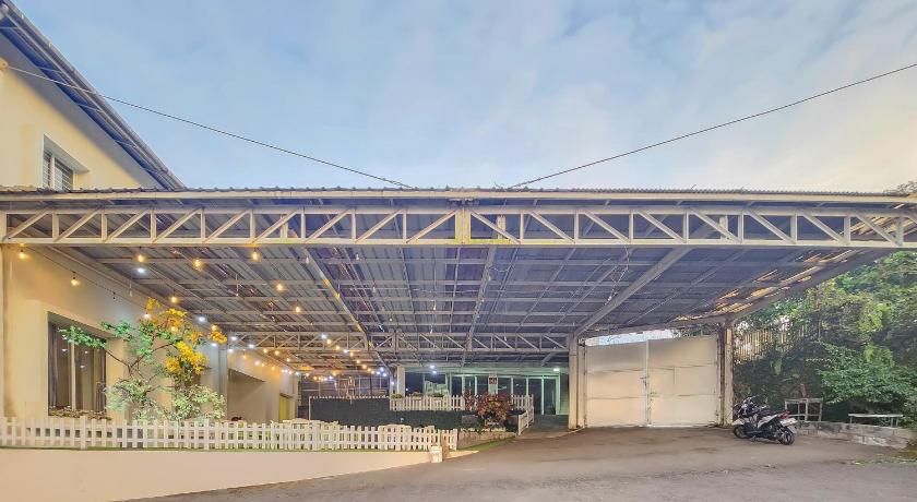 Urbanview Hotel Star Residence Puncak – Bogor, PA
