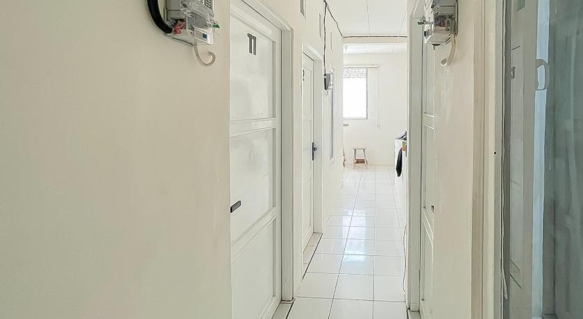 Urbanview Grey CSB Mall Cirebon – Cirebon, OH