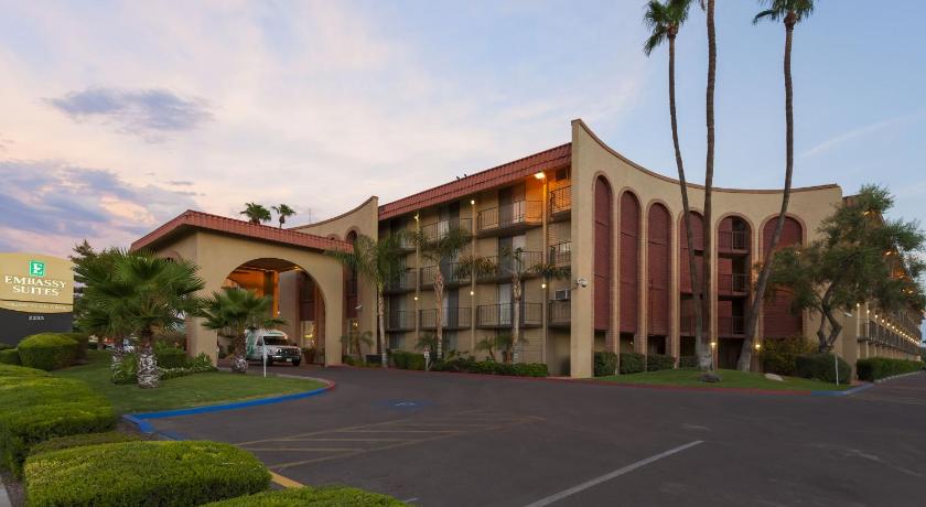 Embassy Suites by Hilton Phoenix Airport