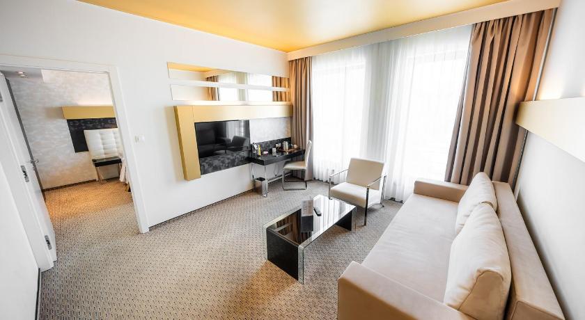 Image of Deluxe Suite 0